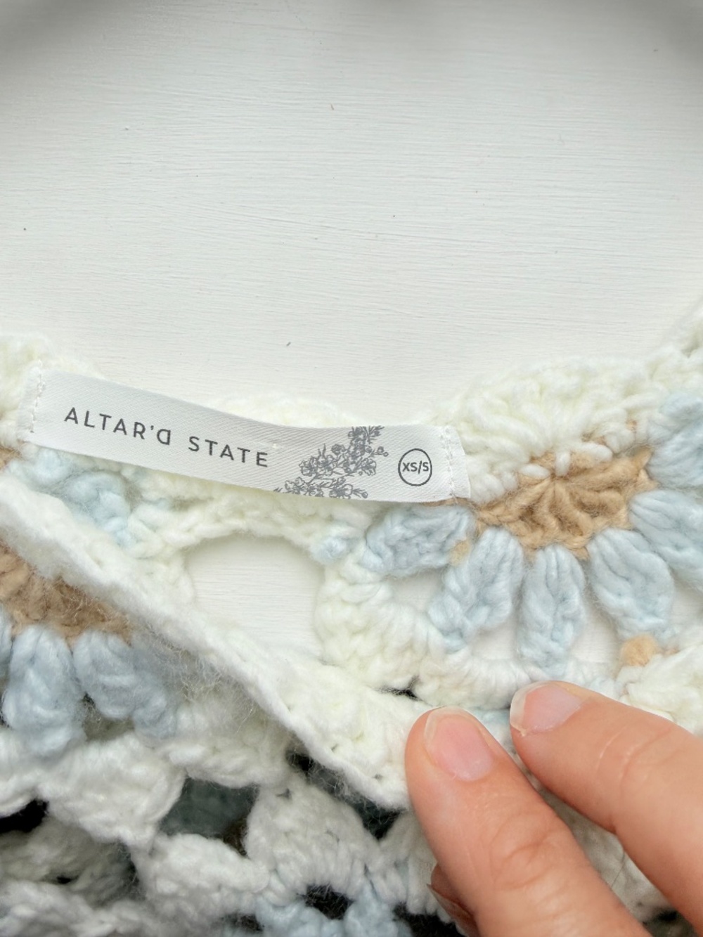 Altar’d State Crocheted Daisy Cropped Summer Sweater Boho Size S - Picture 2 of 11